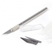 Скальпель (макетный нож) с запасными лезвиями купить в интернет-магазине ФлориАрт